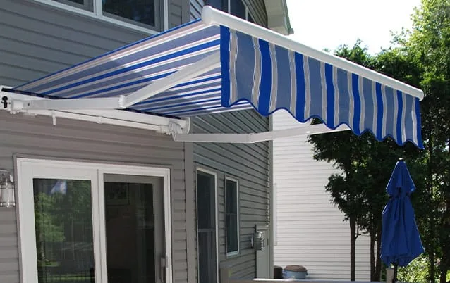 Aristocrat Slim-Fit retractable awning