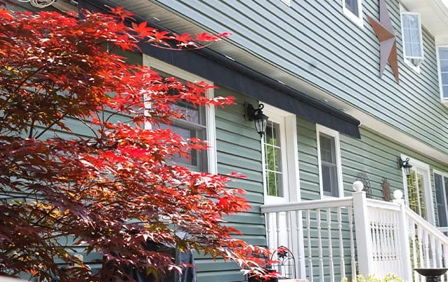 SummerSpace G150 retractable awning with classic hood