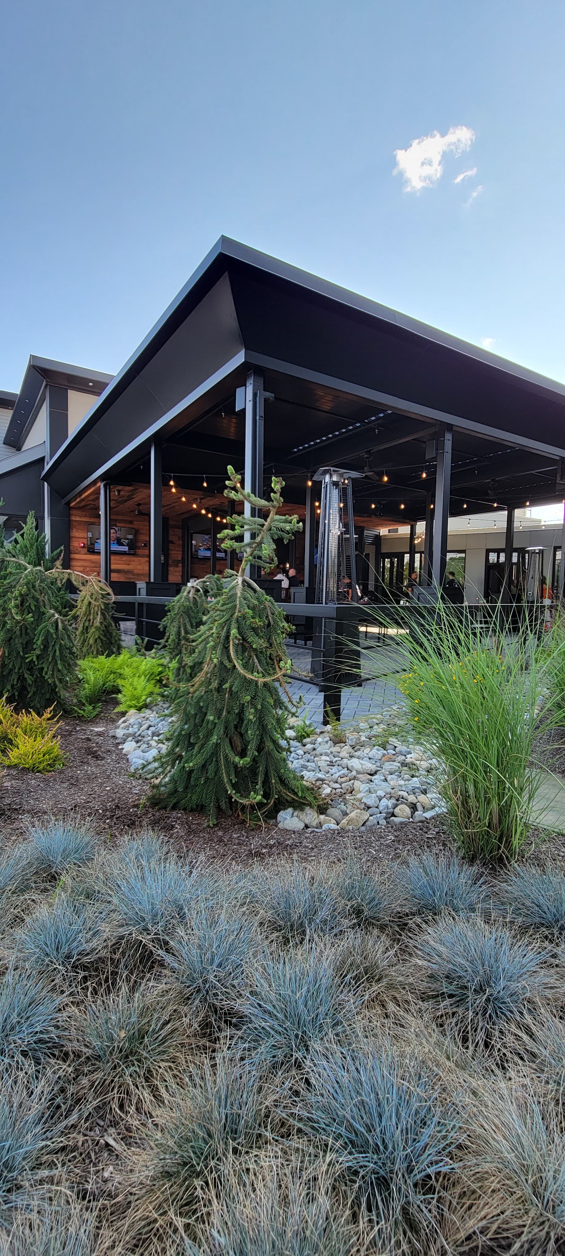 Tommy's Tavern + Tap Bridgewater NJ — Motorized Louvered Roof detail