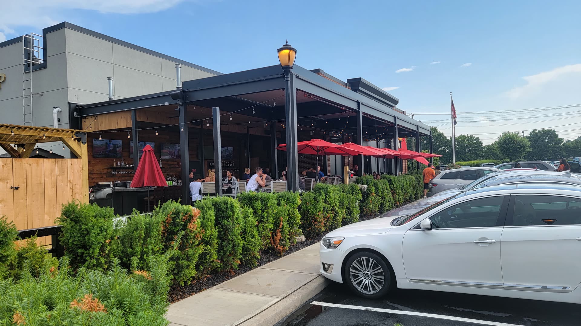 Breslow design rendering of the Tommy's Tavern + Tap Motorized Louvered Roof prior to installation in Clifton, NJ