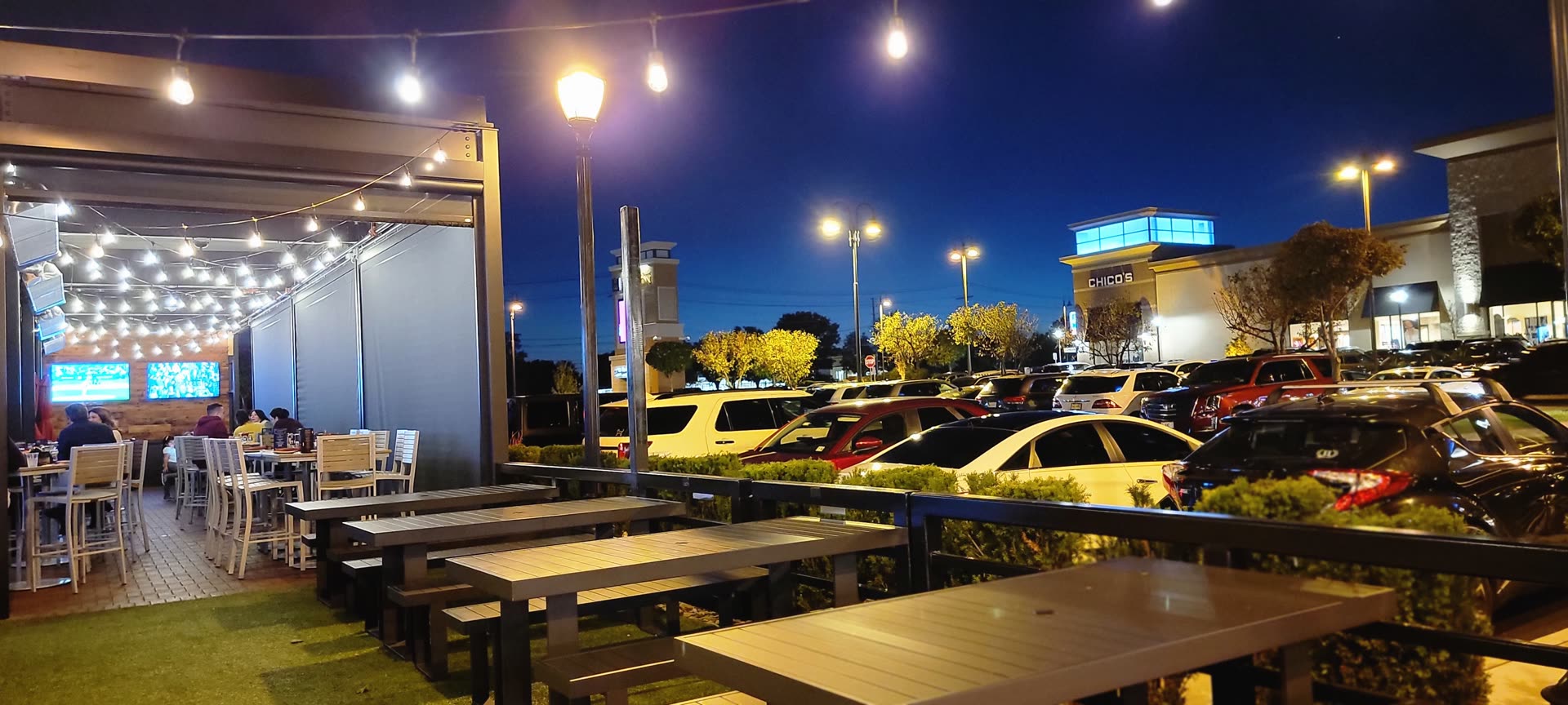 Completed Breslow Azenco R-Blade™ Motorized Louvered Roof at Tommy's Tavern + Tap, Clifton NJ