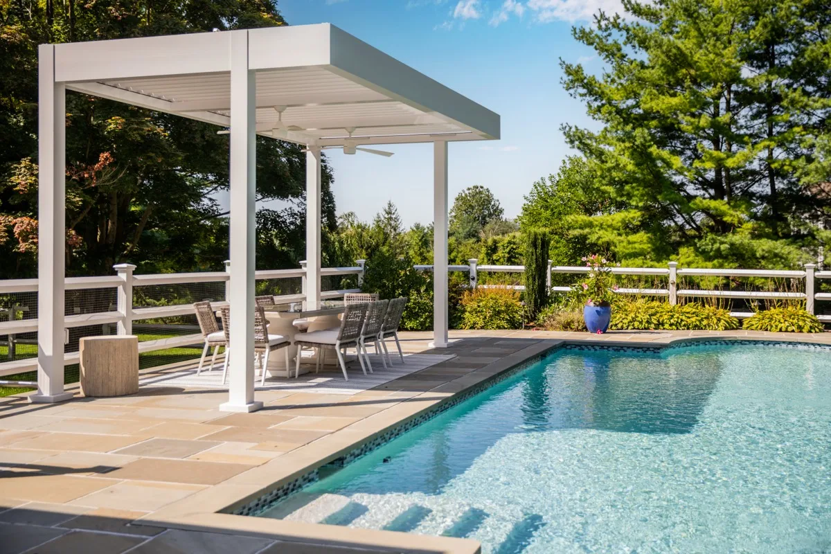 Modern style motorized pergola — minimalist aluminum louvered roof by Breslow