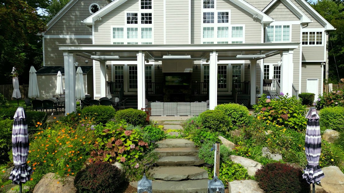 Norwood, NJ — Modern louvered roof, aerial drone documented