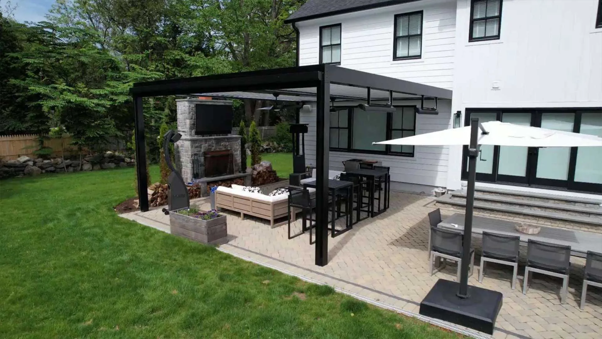 Remote-Controls-for-Your-Louvered-Roof