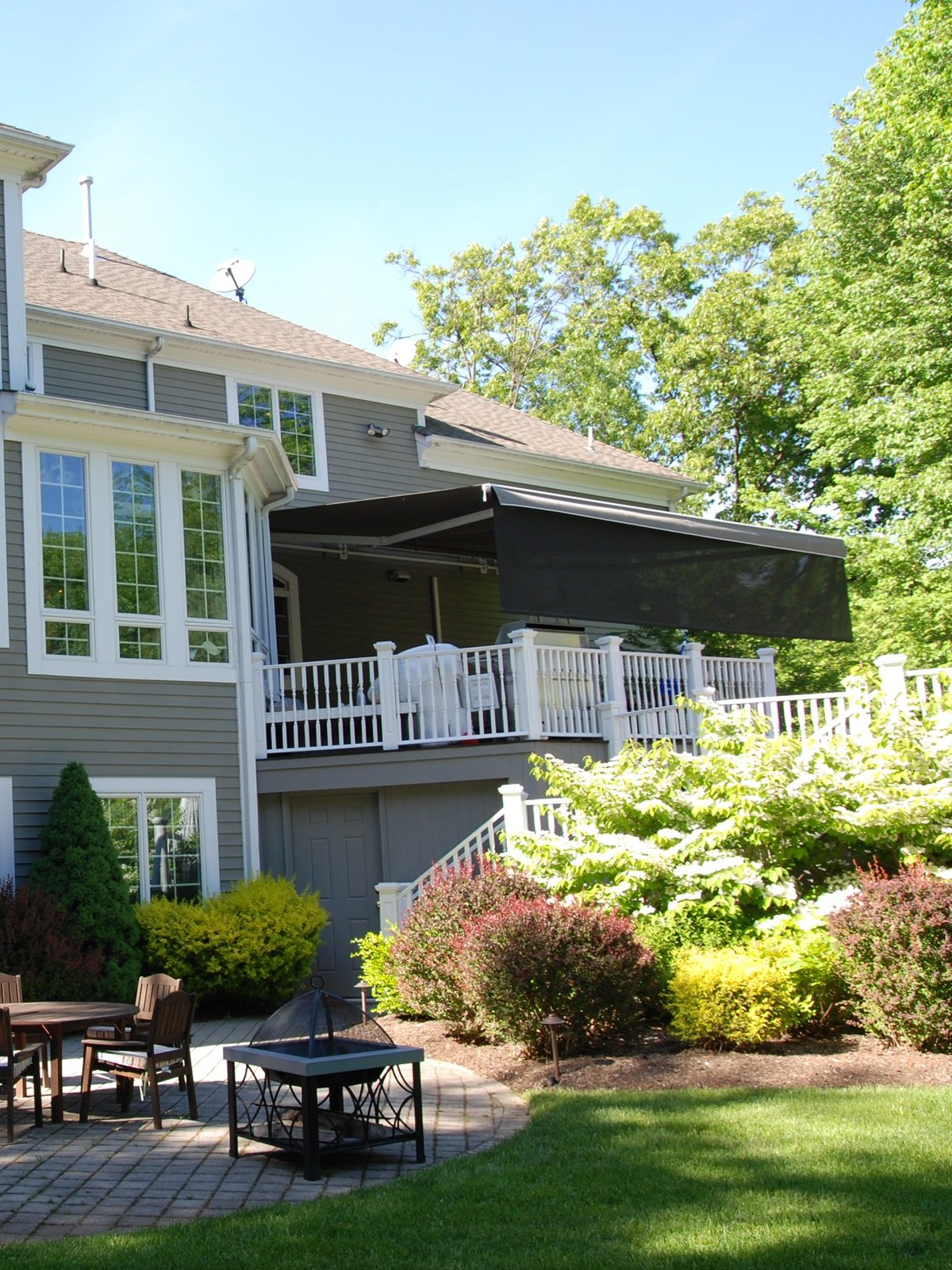 Madera Giant Large Projection Awning 1